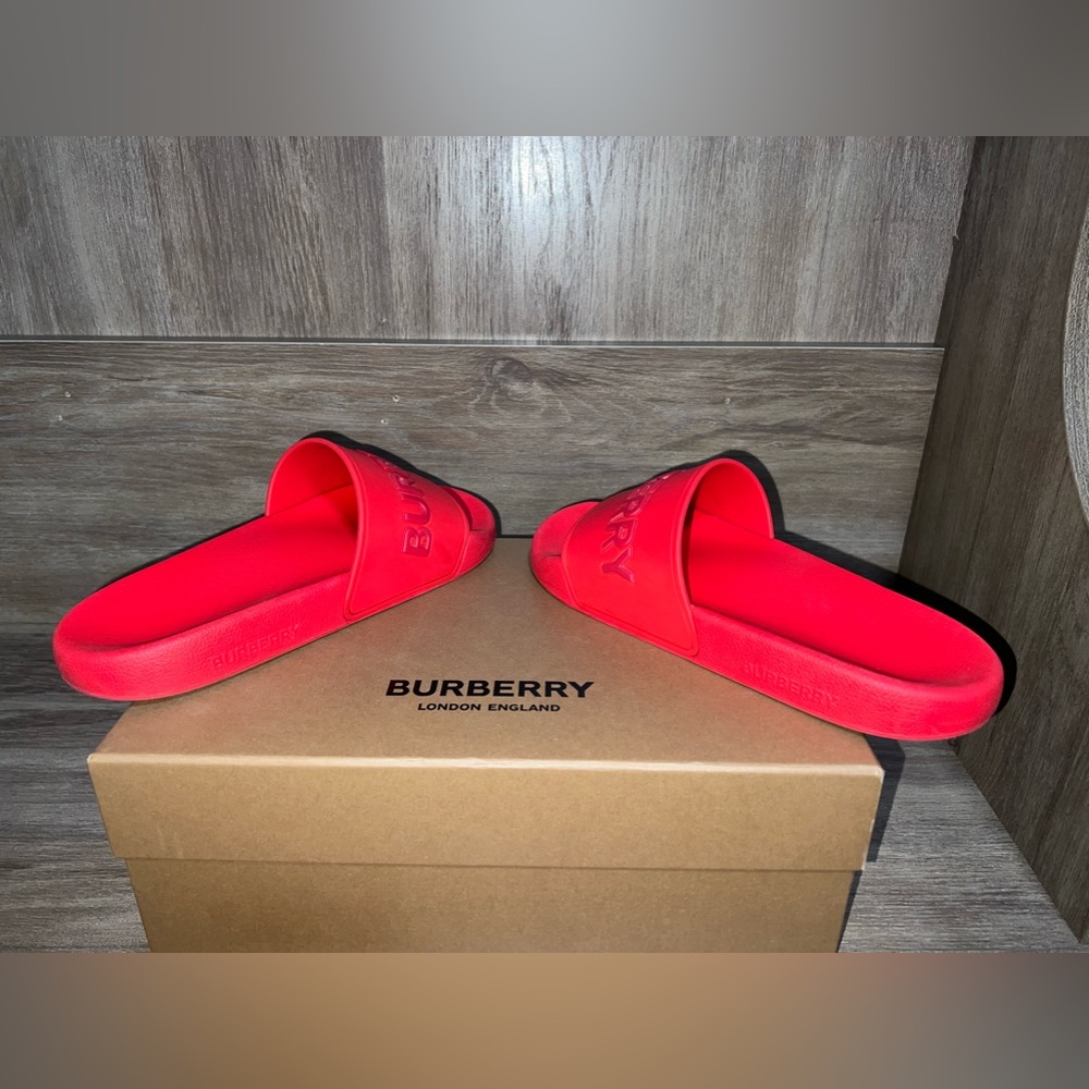 Red Burberry slides - Picture 3 of 4